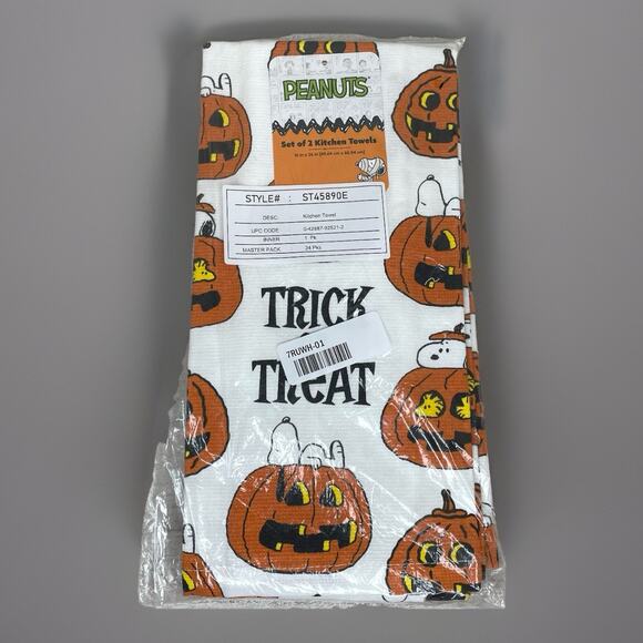 Peanuts Snoopy Woodstock Set Of 2 Halloween Kitchen Towels Pumpkins NEW Fall - Picture 4 of 4